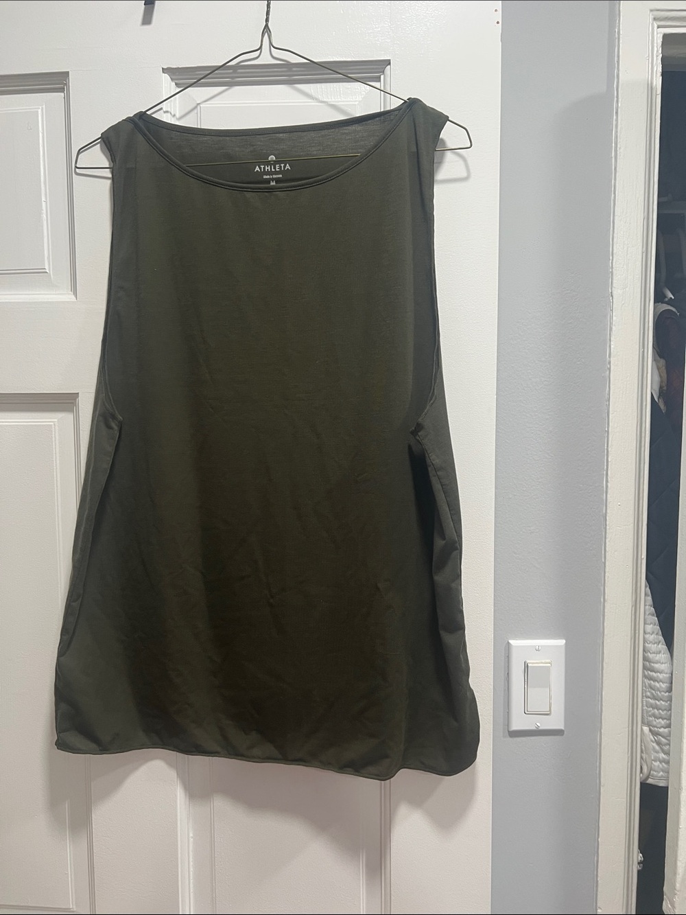 Athleta Olive Green Sleeveless Scoop Neck Tank